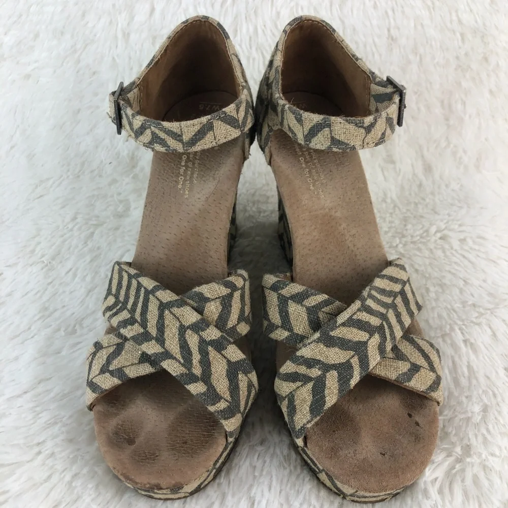 TOMS Chevron Espadrille Type Wedges. EUC.
